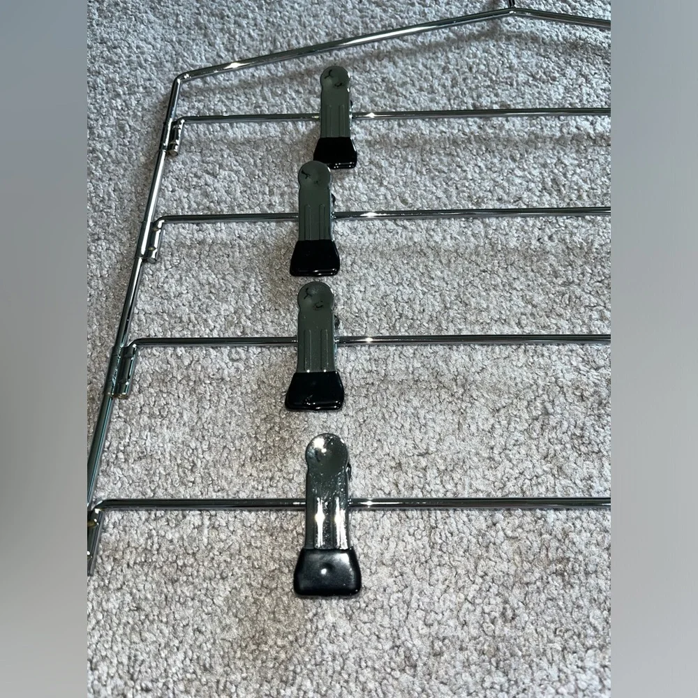 CLOTHING RACK - Picture 3 of 4